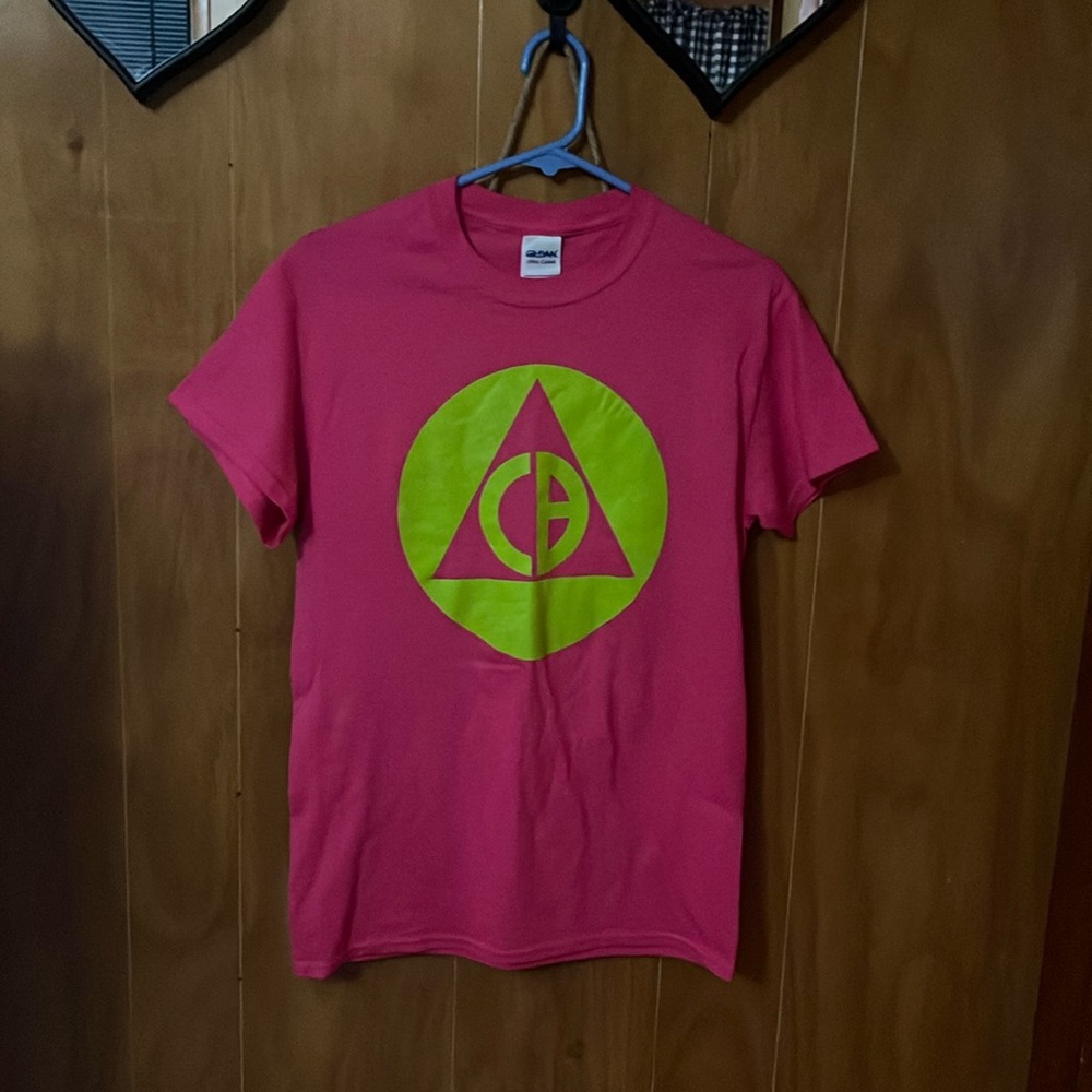 💓💚Unisex tshirt / size small / never worn / rad
